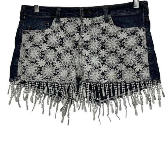 L.E.I. Denim Shorts Women's Size 7 Dark Wash White Floral Ashley Low Rise Fringe - Picture 5 of 9